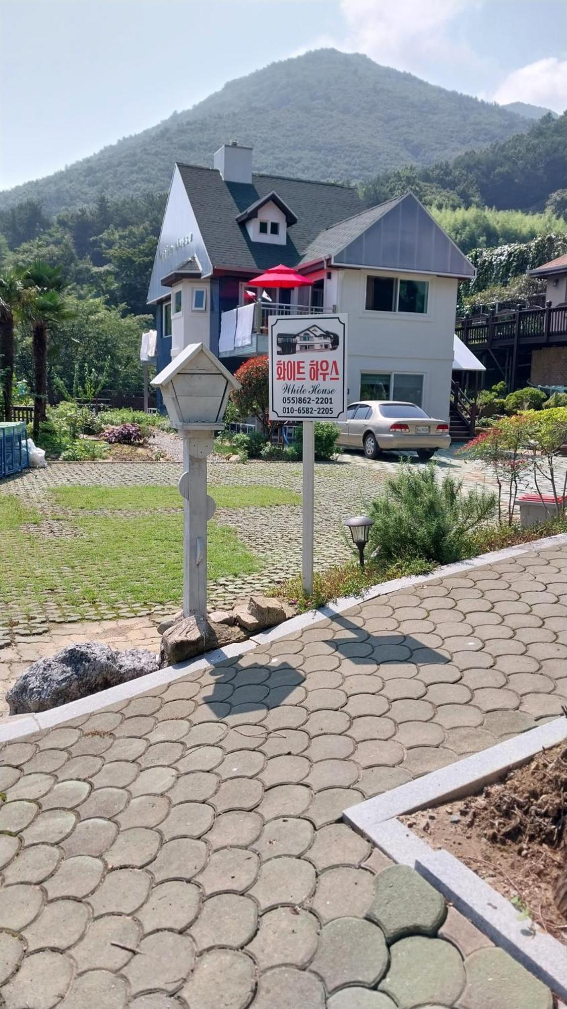 White House Hotel Namhae Buitenkant foto