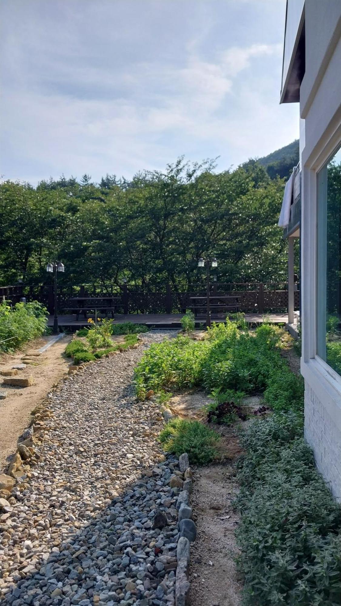 White House Hotel Namhae Buitenkant foto